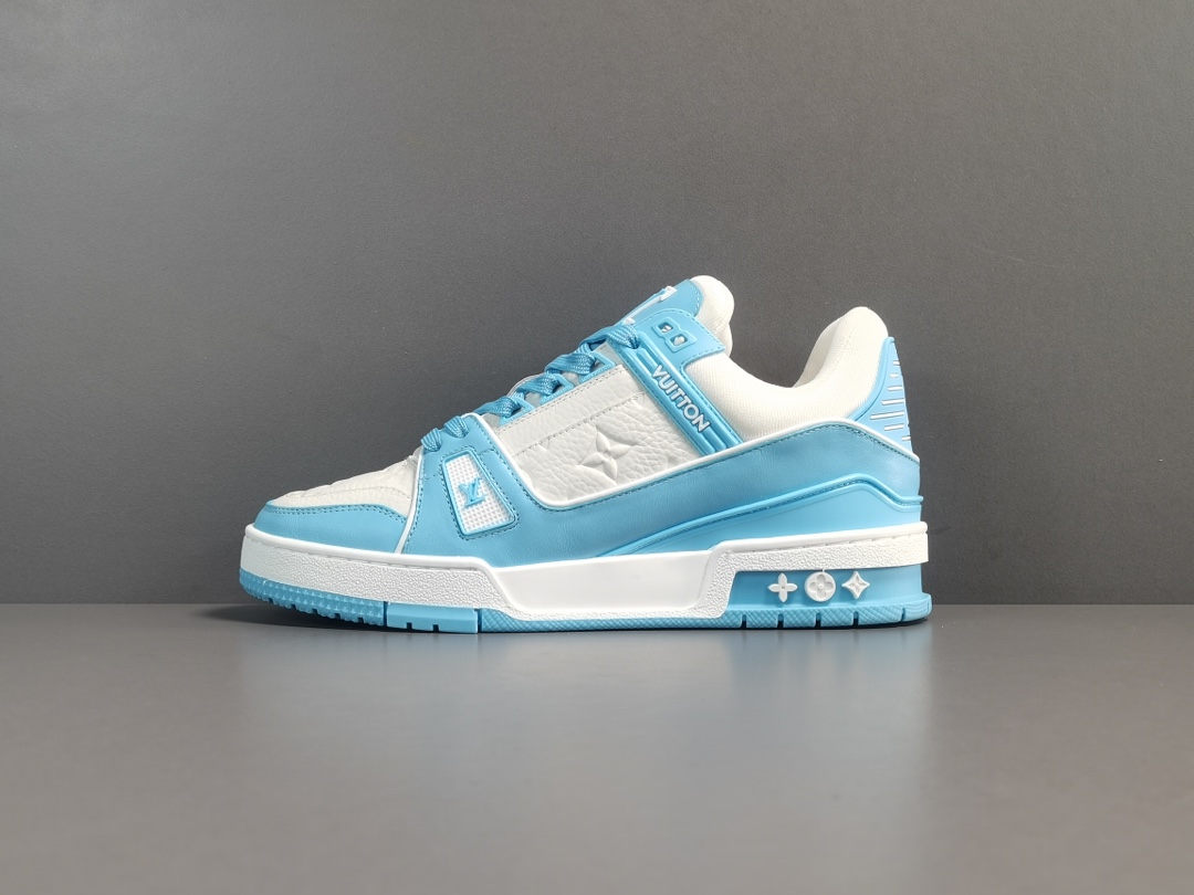 louis vuitton trainer low white sky blue LV/UK size 8 1AA6XC