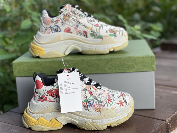 Gucci x Balenciaga The Hacker Project Triple S Sneakers in Floral Print  Canvas Cloth ref.686925 - Joli Closet