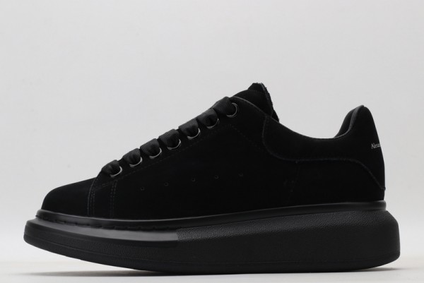 Alexander McQueen Oversized Sneaker - Triple Black 
