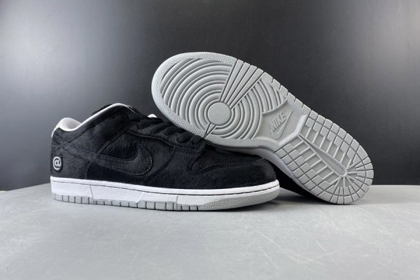 Medicom Toy x Nike SB Dunk Low BE@RBRICK 