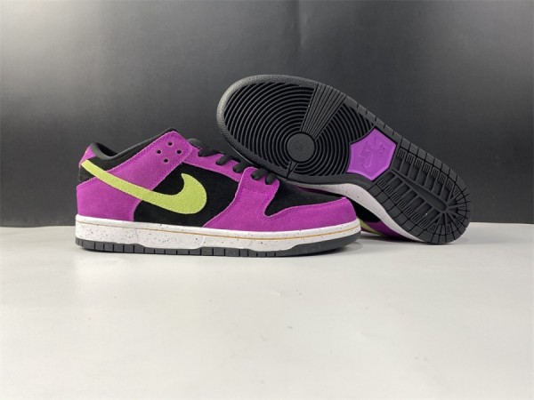 Nike Dunk SB Low Pro ACG Terra Red Plum 