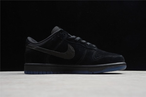 Undefeated x Nike Dunk Low SP Black Dunk vs. AF-1
