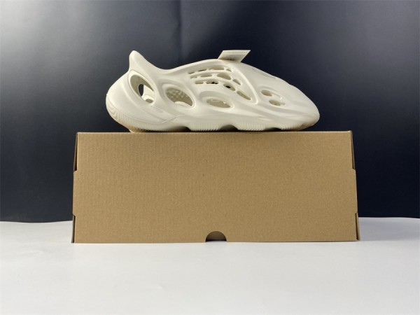 Adidas Yeezy Foam RNNR Ararat 