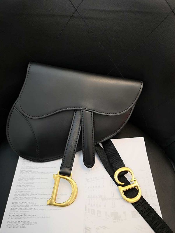 Dior Saddle Calfskin Belt Bag in Black