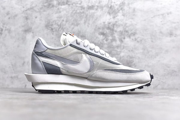Sacai x Nike LD Waffle Summit White 
