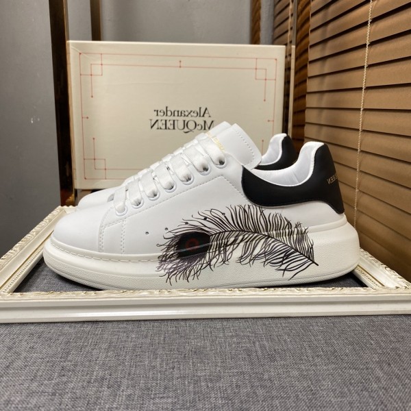 Alexander McQueen 5D Print - Brid Feather Art Oversized Sneaker White Black