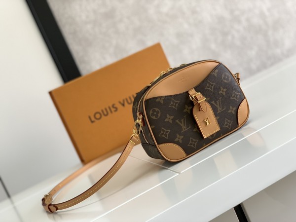 Louis Vuitton Monogram Canvas Nicolas Ghesquiere