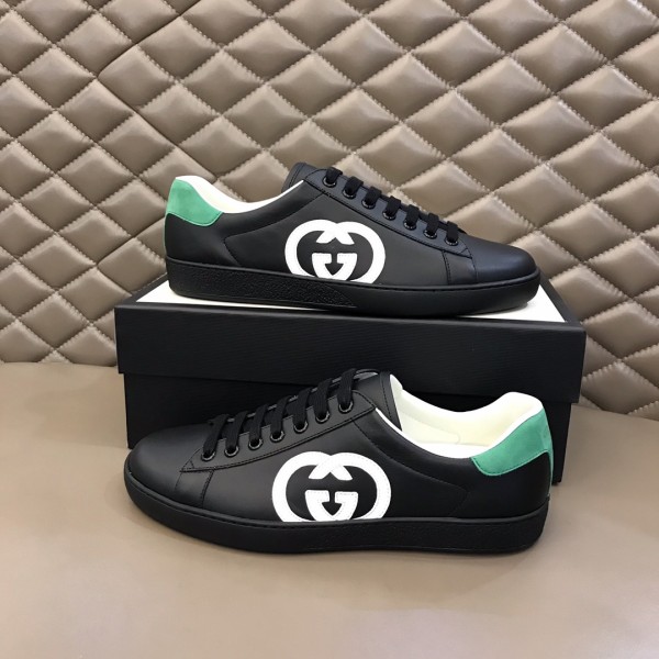 Gucci Men's Ace black sneaker with Interlocking G 