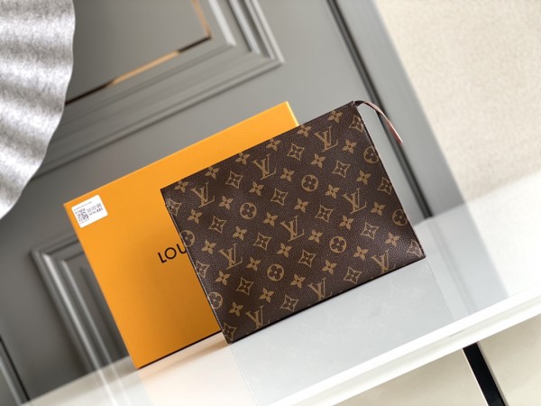 Clutch Louis Vuitton Toiletry Pouch 26