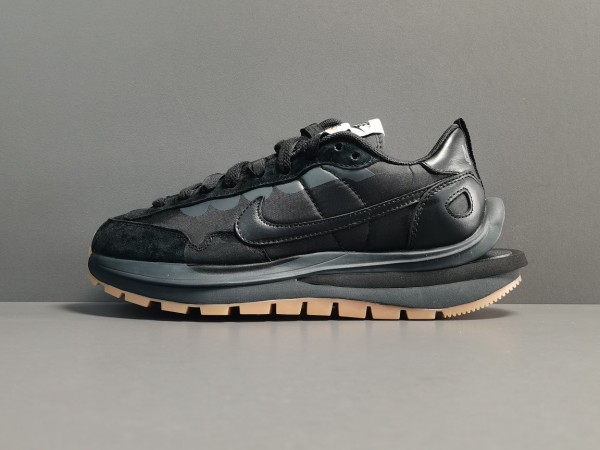 Sacai x Nike Vapor Waffle Black Gum 