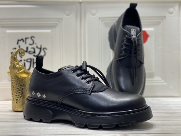 LV Black Patent Leather Shoes - LCS-002