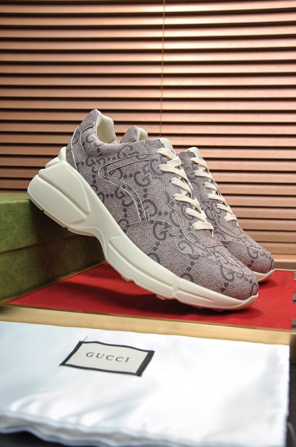 Gucci GG Rhyton Sneakers 680870-UMO00-9742