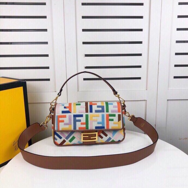 Fendi Baguette Embroidered Canvas Bag - Logo Fendi - White Multicolor 