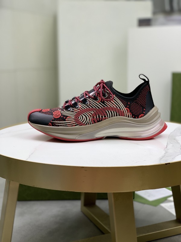 Gucci Run Sneaker in Red Black Fabric GCCR-002