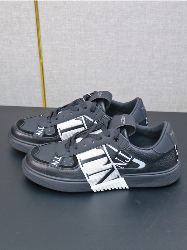 Valentino Low-Top Calfskin VL7N Sneaker - Black White VLTCS-005