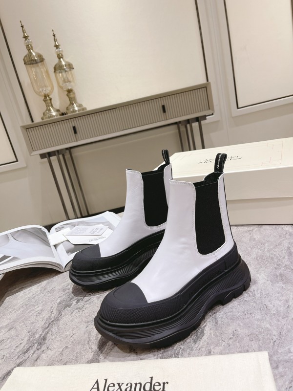 Alexander Mcqueen Chunky Boots - White Black MC-TR17