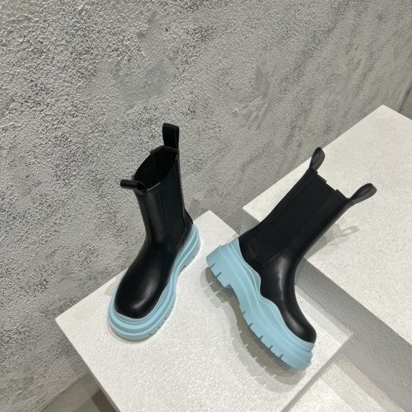 Bottega Veneta Tire Chelsea Boots - Black Light Blue BVTCB-009