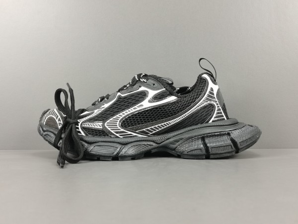 Balenciaga 3XL Sneaker in black and white mesh and polyurethane 