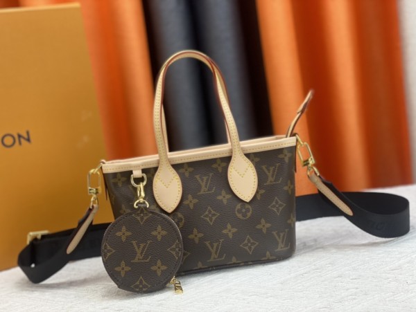 LV Neverfull BB Monogram Bag 