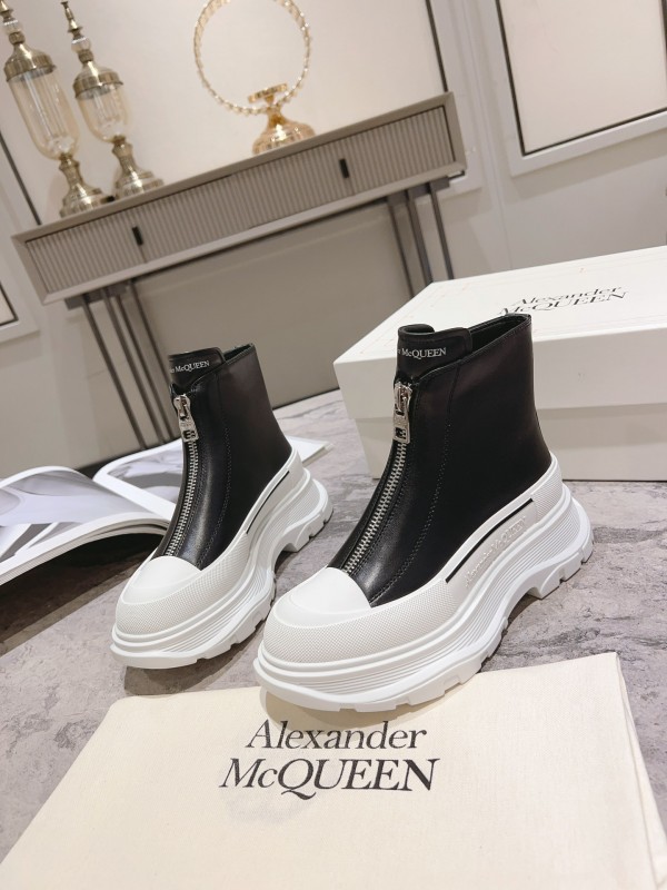 Alexander McQueen Tread Sole Zip Boot in White Black MC-TR14