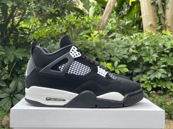 Air Jordan 4 Retro 'White Thunder' (2024)