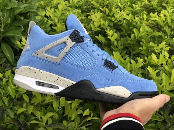 Air Jordan 4 Retro University Blue 