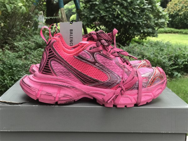 Balenciaga’s 3XL Sneaker in Pink mesh and polyurethane 