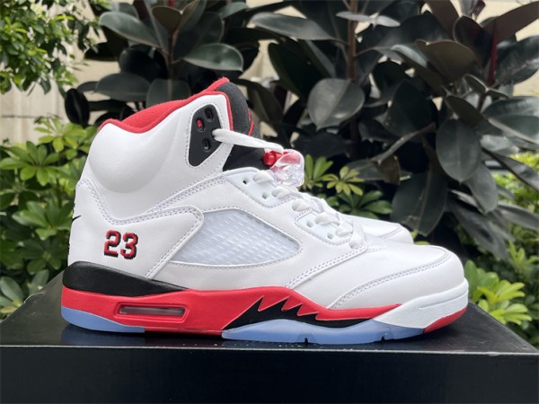 Air Jordan 5 Retro Fire Red Black Tongue (2013) 