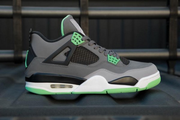 Air Jordan 4 Retro Green Glow 