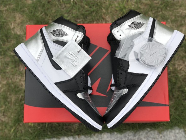 Air Jordan 1 Retro High Silver Toe 