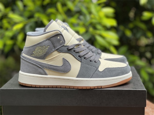 Air Jordan 1 Mid SE Coconut Milk Particle Grey (2022)
