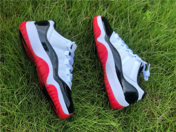 Air Jordan 11 Retro Low Concord Bred 