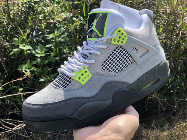 Air Jordan 4 Retro SE 95 Neon
