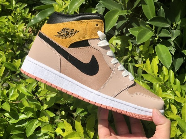 Air Jordan 1 Mid SE Particle Beige (W)