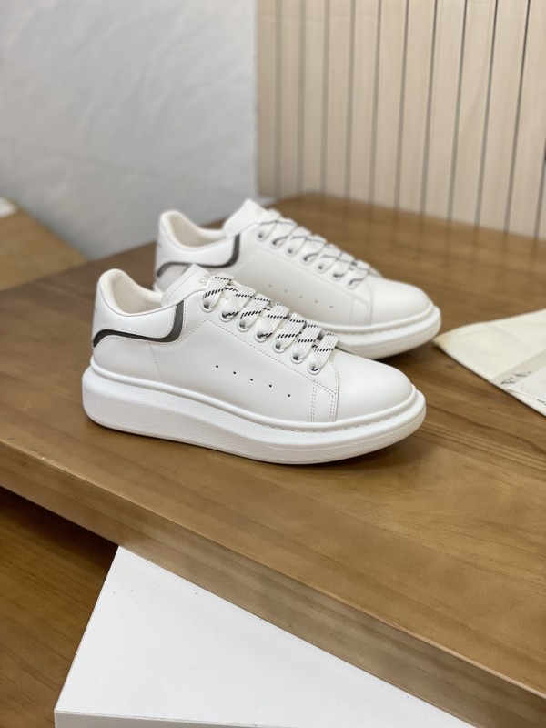 Alexander McQueen Oversized Sneaker White - Black MCQ-OS-0045