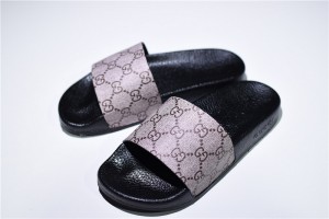 Gucci Leather Slide Sandal with Plaid GUCS061