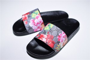Gucci Leather Slide Sandal with Flower GUCS059 