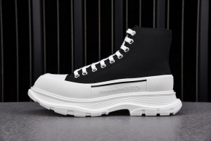 Alexander McQueen Tread Slick Boot - Black White 