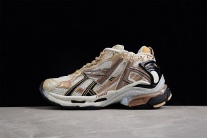 Balenciaga Runner Sneaker Beige 