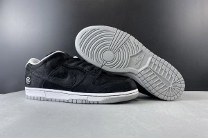 Medicom Toy x Nike SB Dunk Low BE@RBRICK 