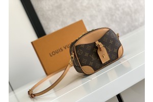 Louis Vuitton Monogram Canvas Nicolas Ghesquiere