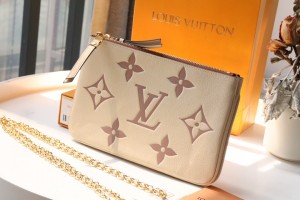 Louis Vuitton Double Zip Pochette
