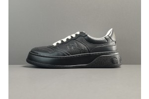Gucci GG embossed sneaker in black leather 