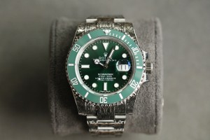 Rolex Submariner Superlative Chronometer -  Green - carved version