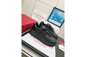 Valentino Garavani One Stud Lace-Up Sneakers - Black VLTCS-019