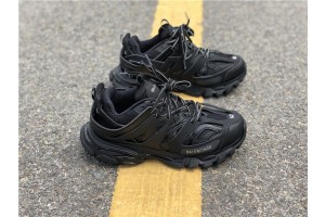 Balenciaga Track Sneaker in Black 