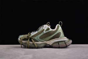 Balenciaga’s 3XL Sneaker Clear Soles in Cammo  2024 B3XL-032