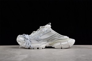 Balenciaga's 3XL Mules Sneaker in light white mesh and polyurethane BG3ML-003