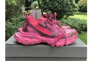 Balenciaga’s 3XL Sneaker in Pink mesh and polyurethane 