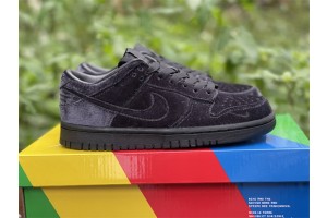 Dover Street Market x Nike Dunk Low 'Triple Black' 